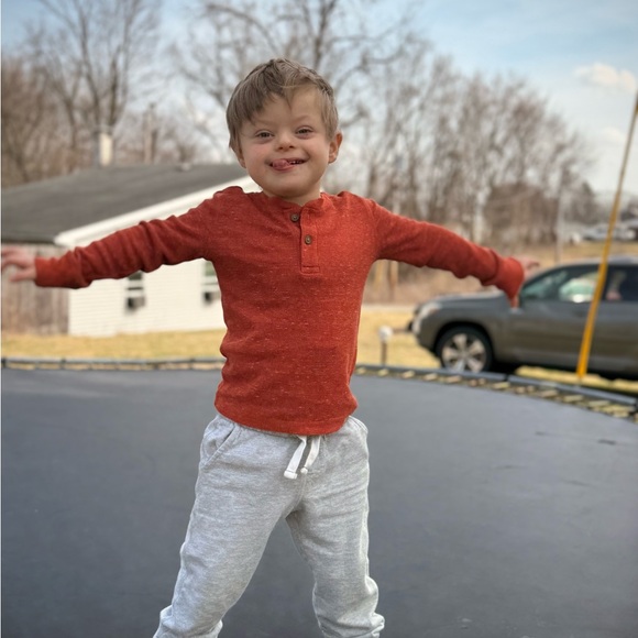 Meet your Posher, Andrea - Picture 2 of 2